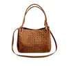 Bolso de Cubo Tejido de Piel de Vaca Escarchada de Primera Capa Transfronterizo, Bolso Portátil de Paracaídas para Otoño e Invierno, Bolso Cruzado Versátil para Mujer