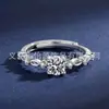 Anillo para mujer estilo coreano para mujer con diamante artificial de seis garras anillo de pareja anillo de boda abierto al por mayor anillo simple