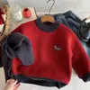 Suéter Grossinho Infantil Outono e Inverno 2025 Novo Pulôver Vermelho Gola Redonda Top de Tricô para Meninos e Meninas