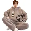 Pijama de Franela para Hombre 2026 Nueva Temporada Otoño e Invierno Set Cálido Espeso con Felpa Ropa de Casa Atractiva de Dibujos Animados