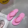 Sandálias Femininas de Verão Planas Fashion Antiderrapantes para Uso Externo Cor Sólida Estampadas Estudante Chinelos de Geléia Praia Litoral