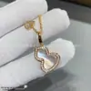 Collar de Calabaza de Gama Alta Chapado en Oro Rosa de 18 Quilates con Colgante de Ágata Roja Natural y Nácar Blanco, Doble Calabaza Incrustada con Diamantes