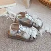 Sandalias Cerradas para Niñas 2026 Verano Nuevas Florales de Princesa Dulces Sandalias para Niños Antideslizantes de Suela Suave Zapatos de Playa