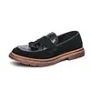 Nuevos zapatos de cuero de caña baja para cuatro estaciones con borlas, modernos zapatos formales de negocios casual para hombre con patrón de cocodrilo, slip-on para conducir