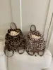Mochila Peluda Estilo Dulce y Femenino para Mujer 2025 Nueva Mochila Escolar de Leopardo Peludo Versátil Ligera Otoño e Invierno