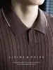 """Textura Clásica de Punto Trenzado" - Un suéter de punto sofisticado y discreto para hombre con un cuello de contraste, perfecto para ir al trabajo, uso casual y ocasiones de negocios en otoño"""