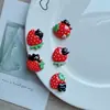 Dibujos Animados Lindo Fresa Roja Gatito Negro Accesorios DIY Materiales Hechos a Mano Hebilla de Zapato Sombrero Accesorios de Pegamento en Crema