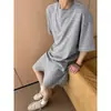 Conjunto de Camiseta Listrada de Manga Curta Estilo Coreano Preguiçoso e Relaxado para Homens, Shorts Esportivos Retos Largos, Conjunto de Duas Peças de Verão