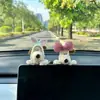 Adornos de Perro de Peluche de Moda al por Mayor para Decoraciones de Interiores de Coche, Lindas Decoraciones para el Tablero del Coche