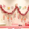 Decoración del Día de San Valentín con globos de columna flotante para eventos festivos en centros comerciales, creando una atmósfera romántica