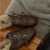 Primer Encuentro Temporada 2026 Otoño Nuevas Pantuflas de Piel con Puntera Brogue Británica Retro para Usar Afuera