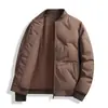Jaqueta Leve de Penas Outono e Inverno 2025 Jaqueta Masculina Gola Baseball Cardigan Penugem de Pato Quente Espessada Jaqueta Casual Jaqueta