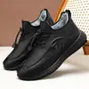 Sapatos de Algodão 2026 Outono/Inverno Novos Sapatos Masculinos Plus Veludo Espessados Slip-on Sapatos Casuais Impermeáveis Antiderrapantes Sapatos Esportivos para Pai