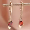 Brincos de Gota d'Água Aquamarina Ouro Rosa de Luxo Leve, Cravejados com Diamantes de Alto Padrão, Brincos Versáteis e de Design Único para Mulheres