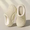 Chinelos de Algodão Impermeáveis para Mulheres, Pantufas Fechadas de Inverno com Pelúcia Quente para Casa, Sapatos de Algodão Macios e Antiderrapantes para Outono e Inverno, Venda por Atacado de Inverno