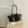 Bolsa Tote para Deslocamento Transfronteiriço Feminina 2026 Novo Estilo Tendência High-End Retro Versátil Bolsa de Ombro Único Grande Capacidade Bolsa Feminina