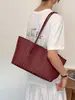 Bolsas Femininas da Moda 2026 Nova Pequena de Nicho Tecida de Ombro Único Simples Elegante Bolsa Tote Casual de Braço Tendência
