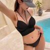 Traje de baño bikini sexy de tres puntos con tirantes negros y abertura, estilo vacacional europeo y americano Ins, para mujer con busto pequeño