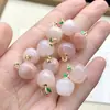 Colgante de Flor de Melocotón de Jade de Seda Dorada Natural Fresa Pequeño Encanto Pulsera DIY Hecha a Mano Colgante de Jade Accesorios de Jade Venta al por Mayor