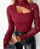 Primavera e Outono 2023 Amazon Camiseta Sexy Feminina com Renda Ombro a Ombro e Manga Longa Irregular Gola Alta