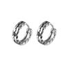 Pendientes de plata de ley 925 con hebilla agrietada para hombre y mujer, modernos, estilo frío, con textura esmerilada de alto nivel.