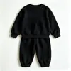Conjunto de moletom infantil liso para meninos e meninas, conjunto de duas peças com calça de moletom soltinha com punhos, roupas infantis de outono, fornecimento transfronteiriço