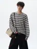 Moda americana para otoño e invierno para hombre, camiseta de manga larga de forro polar con bloques de color personalizados, estilo retro y casual, con detalles de dobladillo sin rematar