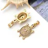 DIY Vida Marina Dorada Chapado en Cobre Oro Real de 18K Fuerte Retención de Color Broche de Girasol Colgante de Circonita Dijes Accesorios de Joyería