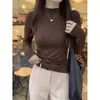 Camiseta base blanca de cuello alto medio y manga larga para mujer, nueva de 2026 para principios de otoño, corte ajustado, elegante y versátil, para usar en capas o sola