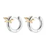 Pendientes Casuales Elegantes de Estrella para Mujer, Pendientes de Aguja de Plata Contrastante de Moda de Nicho de Gama Alta, Pendientes Frescos de Otoño e Invierno para Ins