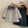 Ropa Cálida de Algodón para Niñas 2025 Nueva Moda Chaqueta de Invierno Acolchada Reversible Conjunto de Dos Piezas de Jeans Versátil Tendencia