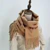 Cachecol de Inverno Feminino Cor Nova Xadrez Imitação de Caxemira Outono e Inverno Engrossado Fashionável Quente Versátil Cachecol Echarpe