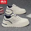 Tênis brancos Huili, sapatos masculinos da moda, sola grossa, que aumentam a altura, cano baixo, tênis casuais esportivos, coleção de outono, cabedal em couro, sapatos masculinos, novo estilo 2026
