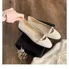 Versión de piel de oveja de los elegantes zapatos planos de punta redonda que aumentan la altura de Grape Mom para mujer, sin cordones, planos, con correas de hebilla, adecuados para ir al trabajo