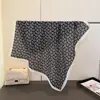 2025 Nuevo Pañuelo Cuadrado Pequeño de Algodón y Lino con Patrón de Espiga de Anacardo Pañuelo para la Cabeza de Imitación Terciopelo Chal Protección Solar Bufanda para el Cuello