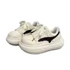 Tênis oversized estilosos com solas grossas, estilo casual, nova coleção outono 2026, perfeitos para usar em camadas, versáteis, estilosos e leves