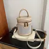 Bolso tipo cubo tote minimalista y de moda transfronterizo para mujer, nuevo bolso de hombro casual de moda para el día a día 2026