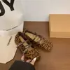 Zapatos Mary Jane retro con estampado de leopardo estilo francés para mujer, zapatos de ballet poco profundos de punta redonda con doble hebilla para otoño de 2026, zapatos de vestir elegantes