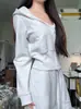 Conjunto casual floral cinza para mulheres, novo estilo outono 2026, moletom com capuz esportivo estilo americano e jaqueta, conjunto de duas peças estilo coreano