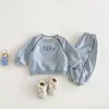 Conjunto de Moletom com Bainha Bordada de Desenho Animado para Bebês Meninos Dianxi, Novo Conjunto de Duas Peças Calça Jogger Casual Estilo Coreano Outono