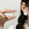 Brincos Elegantes em Formato de Flor Pétala Estilo Francês para Mulheres, Design de Nicho da Moda com Senso de Design e uma Vibe de Luxo Leve