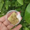 Oro Puro 999 Pegatina de Oro para Teléfono 2mg Paz y Alegría Dios de la Riqueza con Adhesivo Trasero Pequeño Regalo para Atraer Tráfico Fabricante Mayorista