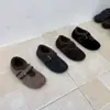 Novedad Otoño e Invierno 2026 Estilo Retro Zapatos Birkenstock de Felpa Gruesa para Aumentar la Altura Versátiles Slip-On Calientes Zapatos Peludos de Cobertura Total para Mujer