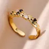 Anillo Retro de Lujo Accesible Transfronterizo con Forma de Corazón Chapado en Oro de 18 Quilates con Diamantes, Anillo Elegante y Versátil de Alta Gama para Mujer