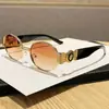 2026 Nuevas Gafas de Sol Metálicas con Montura Pequeña Ovalada para Belleza de Cabeza Unisex Tendencia Genial Estilo Europeo y Americano Gafas de Sol de Celebridad de Internet