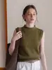 Top de tricô verde-oliva sem mangas com gola semi-alta, design deslumbrante, para o verão de 2026, feminino, soltinho, modelador 10553