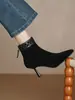 Estas botas de tornozelo causam uma ótima primeira impressão! São emagrecedores, estilosos e versáteis para mulheres. Apresentando bico fino, design elegante e um salto stiletto chique com zíper traseiro