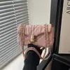 Popular Bolso Cuadrado Pequeño Acolchado de Cadena Exquisito para Mujer, Nuevo Modelo 2026, Bolso de Hombro Cruzado de Lujo de Gama Alta de Nicho