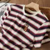 Camiseta de Verano Cómoda de Manga Corta con Cuello Redondo para Mujer, Rayas Bloque de Color Inspiradas en el Diseño, Bordado de Mono Pequeño 093