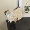 Bolso Pequeño Cuadrado Tejido Hueco de Mano con un Ambiente Relajado, Bolso Cruzado para Teléfono para Vacaciones en la Playa, Bolso de Paja Estilo Bosque para Mujer